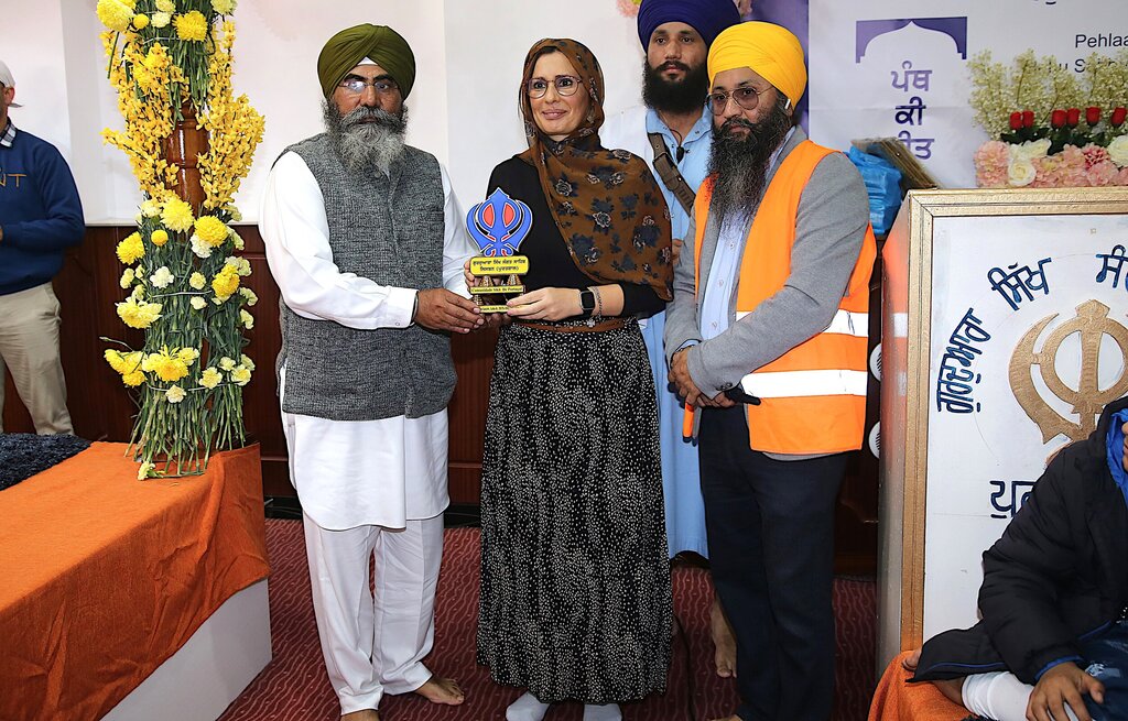 Comunidade Sikh comemora nascimento de Nanak Dev