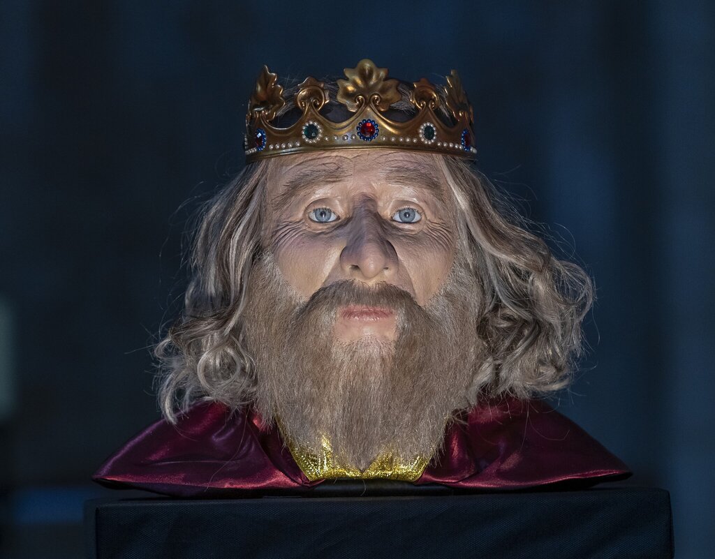 Rosto do Rei D. Dinis apresentado no Mosteiro de Odivelas