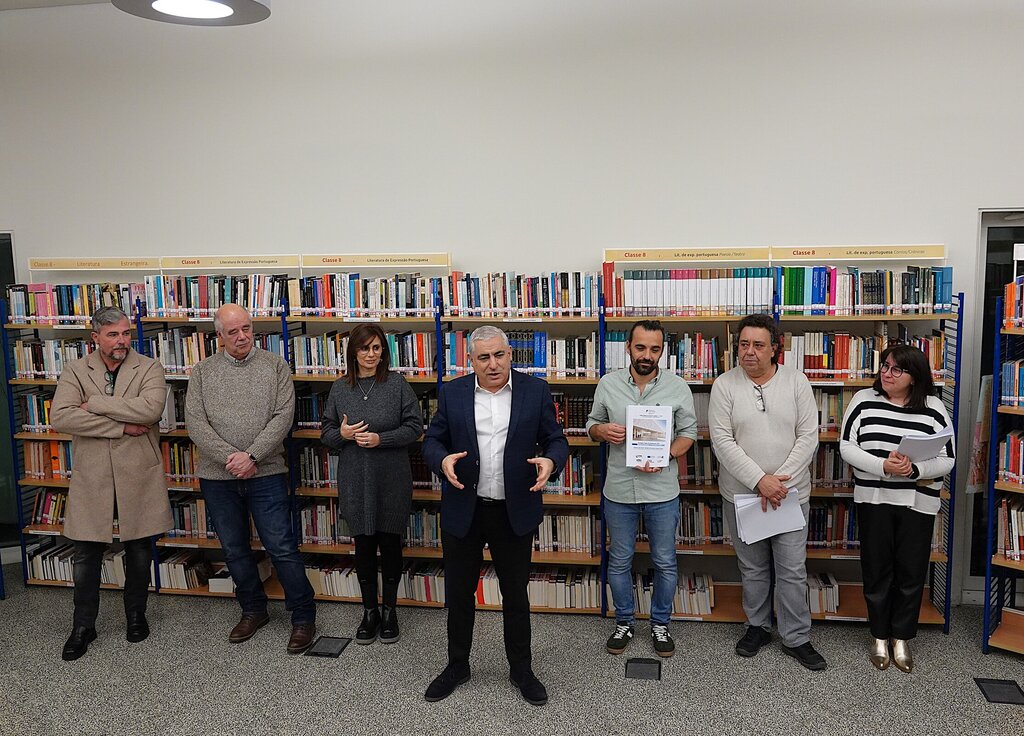 Entrega de certificados a formandos do curso Português Língua de Acolhimento