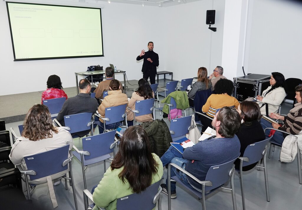 Autarquia capacita profissionais do setor de turismo