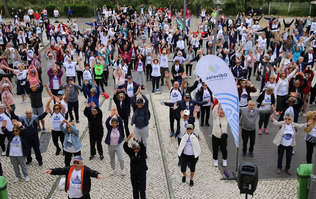 Caminhada solidária juntou 400 alunos do Clube do Movimento