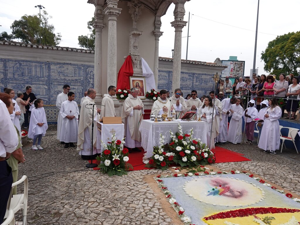 Cerimónia religiosa celebrou o Corpo de Deus