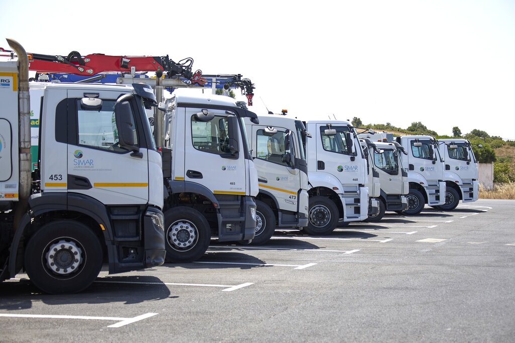 Quatro novas viaturas reforçam serviço de recolha de resíduos